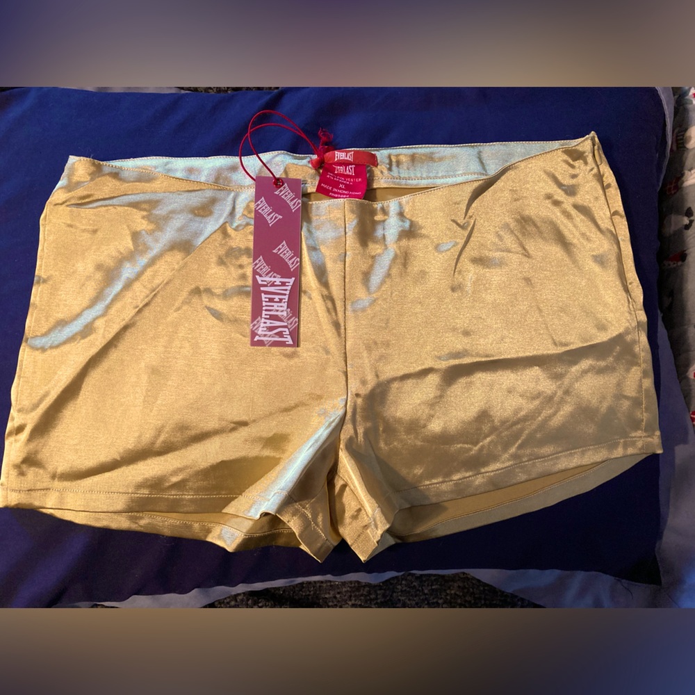 NWT Everlast slim fit workout shorts Size XL ✨Gold✨